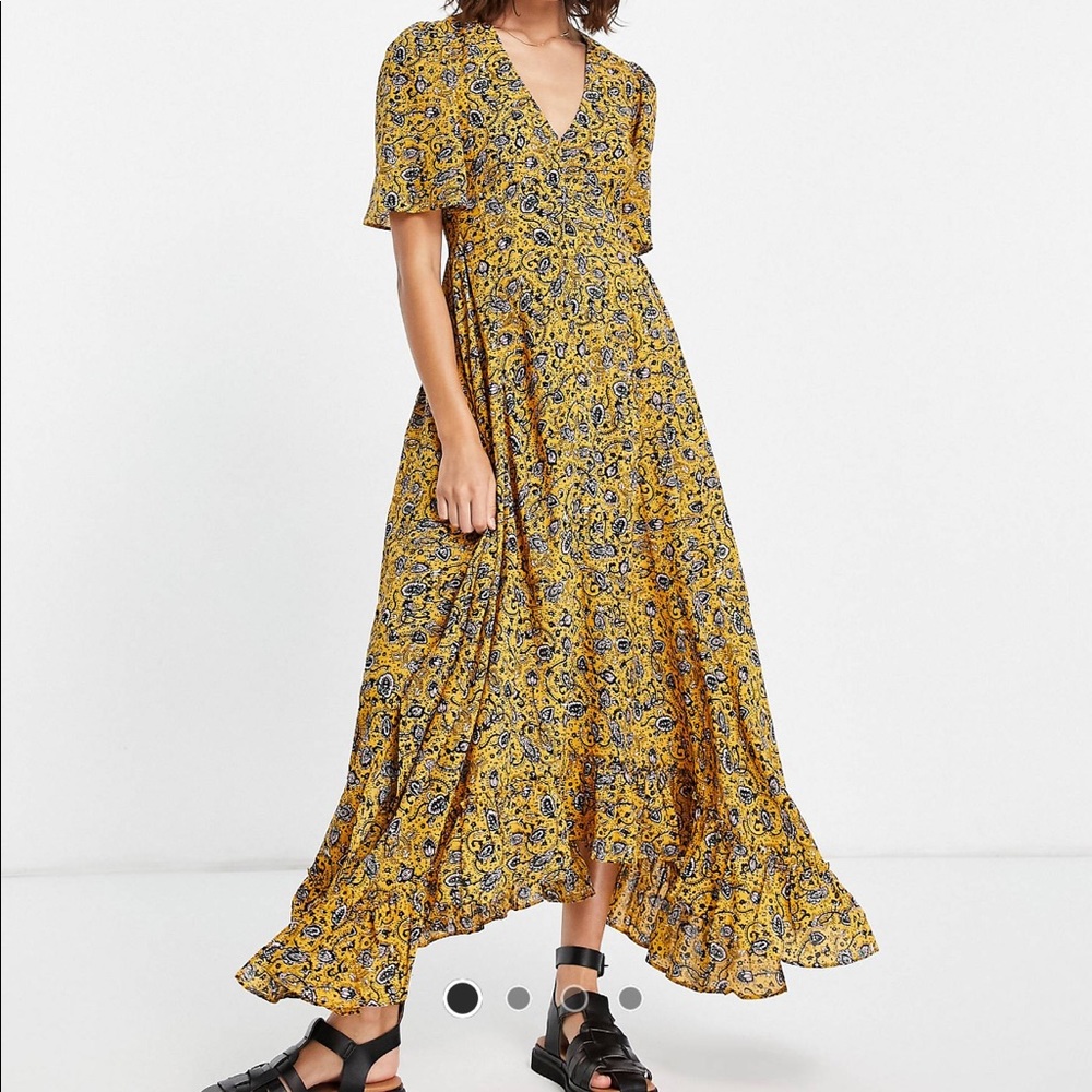 TOPSHOP Floral Print Ruffle Hem Maxi Dress